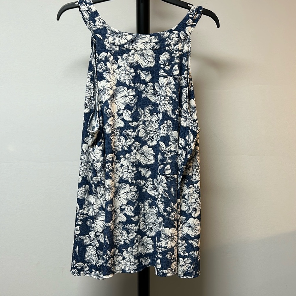 🦋 Women’s Fortune + Ivy 1X sleeveless halter top